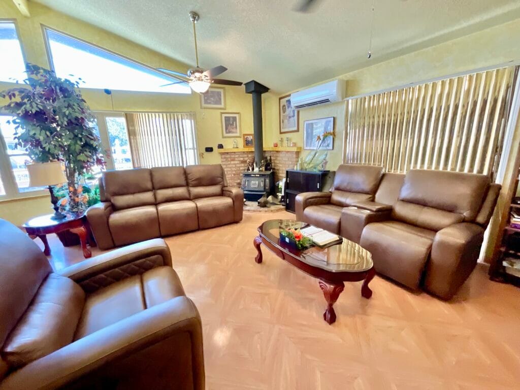 554 Keys Clearlake Oaks CA living room features luxury living in Lake County