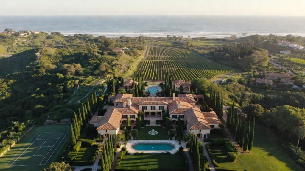 A beautiful luxury mansion representing premier USA houses and homes available for global real estate investors and buyers. Landing one of these USA Houses would be a dream