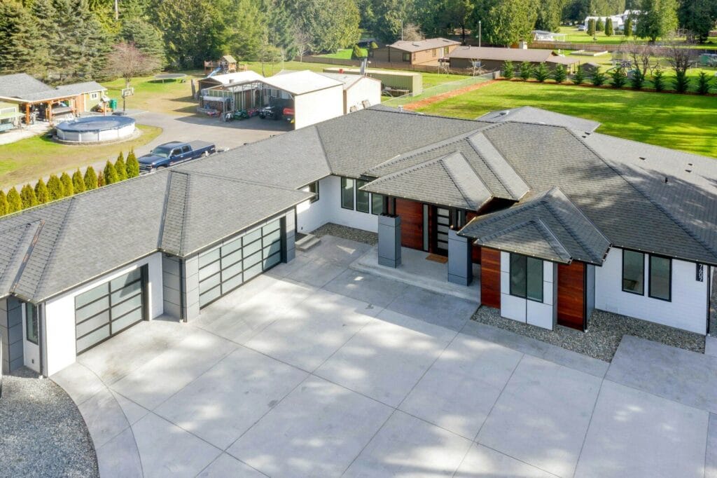 New USA Houses like this beautiful white and brown concrete house are for sale